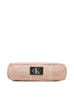 Calvin Klein Jeans Piórnik IU0IU00710 Różowy ze sklepu MODIVO w kategorii Piórniki - zdjęcie 183813279