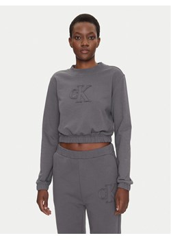 Calvin Klein Jeans Bluza J20J225363 Szary Regular Fit ze sklepu MODIVO w kategorii Bluzy damskie - zdjęcie 183813927