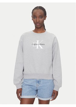 Calvin Klein Jeans Bluza Monologo LV047B234G Szary Relaxed Fit ze sklepu MODIVO w kategorii Bluzy damskie - zdjęcie 183814125