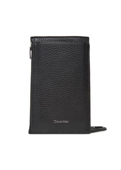 Calvin Klein Torebka na telefon Foil Emboss Phone Crossbody LV04D1037G Czarny ze sklepu MODIVO w kategorii Etui - zdjęcie 183814816
