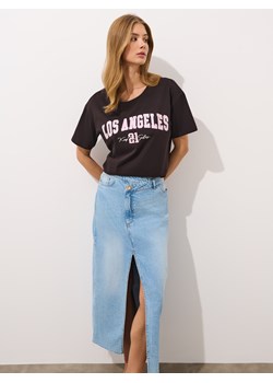 Mohito - T-shirt z nadrukiem - brązowy ze sklepu Mohito w kategorii Bluzki damskie - zdjęcie 183828698