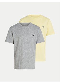 Calvin Klein Jeans Komplet 2 t-shirtów Monogram IB0IB01093 Kolorowy Regular Fit ze sklepu MODIVO w kategorii T-shirty chłopięce - zdjęcie 183840876