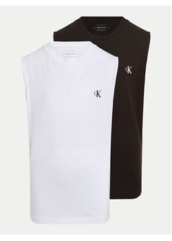 Calvin Klein Jeans Komplet 2 topów Monologo IB0IB02443 Kolorowy Regular Fit - id: 0000304682629 - marki Calvin Klein - 183840907 Calvin Klein Jeans Komplet 2 topów Monologo IB0IB02443 Kolorowy Regular Fit ze sklepu MODIVO w kategorii Komplety chłopięce - zdjęcie 183840907