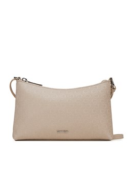 Torebka Calvin Klein Ck Must Aop Conv Logo Jqd Strap LV04F3099G Beżowy ze sklepu eobuwie.pl w kategorii Listonoszki - zdjęcie 183851409