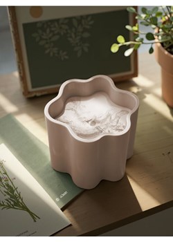 Sinsay - Świeca zapachowa Peony Blossom - różowy ze sklepu Sinsay w kategorii Świece i dyfuzory - zdjęcie 183855128