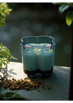Sinsay - Świeca zapachowa Cashmere Vanilla - zielony ze sklepu Sinsay w kategorii Świece i dyfuzory - zdjęcie 183855135
