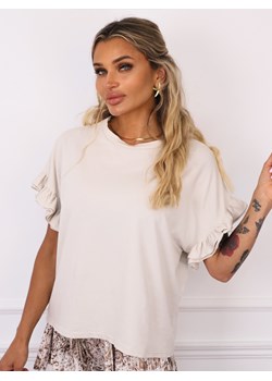 T-SHIRT OVERSIZE Z FALBANAMI NA RĘKAWACH- BEŻOWY ze sklepu olika.com.pl w kategorii Bluzki damskie - zdjęcie 183858558
