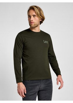 LEE MĘSKA KOSZULKA LONGSLEEVE LEE LS MED WOBLLY LEE OLIVE NIGHT 112355592 ze sklepu YouNeedit.pl w kategorii T-shirty męskie - zdjęcie 183858996