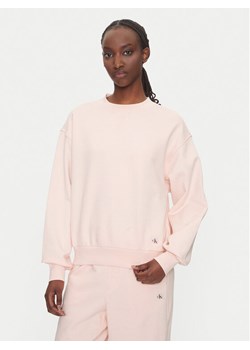 Calvin Klein Jeans Bluza LV047B238G Różowy Regular Fit ze sklepu MODIVO w kategorii Bluzy damskie - zdjęcie 183863026