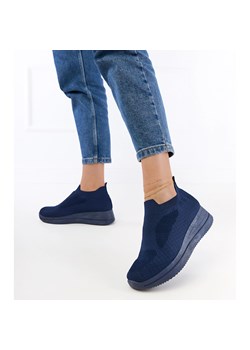 Granatowe sneakersy materialowe wsuwane Romaro ze sklepu ButyModne.pl w kategorii Buty sportowe damskie - zdjęcie 183866536