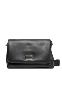 Tommy Jeans Torebka Tjw American Cool Flap Crossover AW0AW17550 Czarny ze sklepu MODIVO w kategorii Listonoszki - zdjęcie 183867357