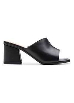 Clarks Skórzane klapki &quot;Siara65&quot; w kolorze czarnym ze sklepu Limango Polska w kategorii Klapki damskie - zdjęcie 183879707