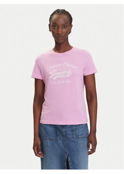 Tommy Jeans T-Shirt Essential DW0DW21404 Różowy Regular Fit ze sklepu MODIVO w kategorii Bluzki damskie - zdjęcie 183885598
