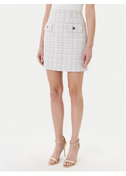 Guess Spódnica W5YD15 WHDB2 Biały Regular Fit ze sklepu MODIVO w kategorii Spódnice - zdjęcie 183885616