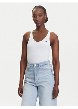 Tommy Jeans Top DW0DW20917 Biały Regular Fit ze sklepu MODIVO w kategorii Bluzki damskie - zdjęcie 183885655
