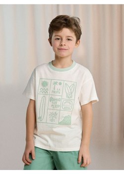 Sinsay - Koszulka z ozdobną lamówką przy dekolcie - kremowy ze sklepu Sinsay w kategorii T-shirty chłopięce - zdjęcie 183897746