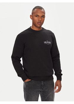 Tommy Hilfiger Bluza Stacked MW0MW39376 Czarny Regular Fit ze sklepu MODIVO w kategorii Bluzy męskie - zdjęcie 183907725