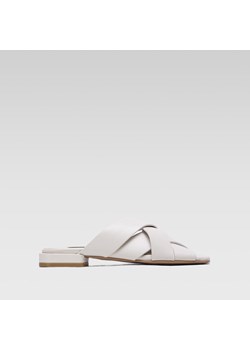 Klapki Gino Rossi 22922 ze sklepu ccc.eu w kategorii Klapki damskie - zdjęcie 183909659