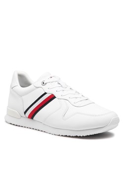 Sneakersy Tommy Hilfiger Iconic Runner Leather FM0FM04281 Biały ze sklepu eobuwie.pl w kategorii Buty sportowe męskie - zdjęcie 183913489
