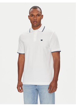 Wrangler Polo 112365466 Biały Regular Fit ze sklepu MODIVO w kategorii T-shirty męskie - zdjęcie 183921669