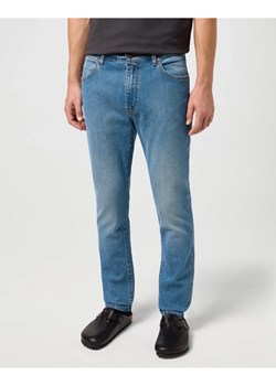 WRANGLER LARSTON MĘSKIE SPODNIE JEANSOWE JEANSY DŻINSY STRIDE 112350653 W18S018020 ze sklepu YouNeedit.pl w kategorii Jeansy męskie - zdjęcie 183923118