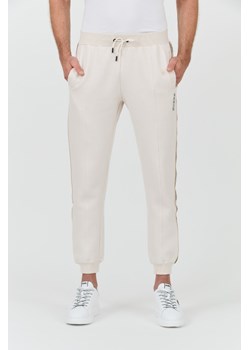 GUESS Beżowe spodnie Mickey Cuff Pant, Rozmiar M ze sklepu outfit.pl w kategorii Spodnie męskie - zdjęcie 183936165
