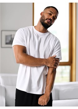 Sinsay - Koszulka w stylu basic - biały ze sklepu Sinsay w kategorii T-shirty męskie - zdjęcie 183937129