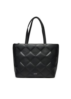 Torebka Calvin Klein Diamond Quilt K60K612906 Czarny ze sklepu eobuwie.pl w kategorii Torebki damskie - zdjęcie 183937325