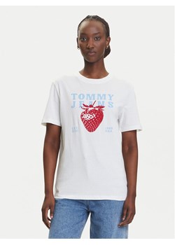 Tommy Jeans T-Shirt Strawberry DW0DW20894 Biały Relaxed Fit ze sklepu MODIVO w kategorii Bluzki damskie - zdjęcie 183938205