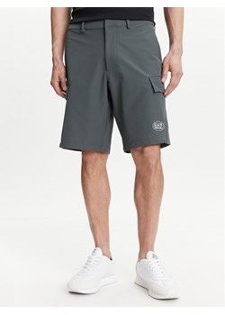 EA7 Emporio Armani Szorty sportowe 7M000196 AF13554 U8109 Szary Regular Fit ze sklepu MODIVO w kategorii Spodenki męskie - zdjęcie 183938209