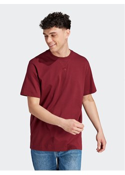 adidas T-Shirt ALL SZN IL9022 Czerwony Loose Fit ze sklepu MODIVO w kategorii T-shirty męskie - zdjęcie 183944766