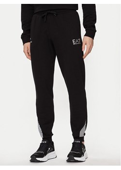 EA7 Emporio Armani Spodnie dresowe 3DPP70 PJLIZ 1200 Czarny Regular Fit - id: 0000303536008 - marki Emporio Armani - 183945079 EA7 Emporio Armani Spodnie dresowe 3DPP70 PJLIZ 1200 Czarny Regular Fit ze sklepu MODIVO w kategorii Spodnie męskie - zdjęcie 183945079