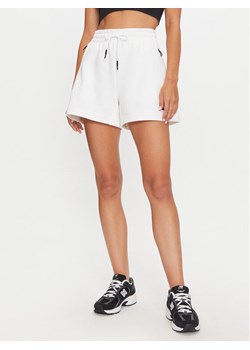 adidas Szorty sportowe Z.N.E. JJ4678 Biały Loose Fit ze sklepu MODIVO w kategorii Szorty - zdjęcie 183945866