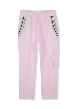 Karl Lagerfeld Kids Spodnie dresowe Z30451 M Różowy Regular Fit ze sklepu MODIVO w kategorii Spodnie dziewczęce - zdjęcie 183946179