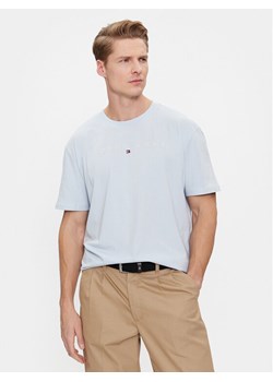 Tommy Jeans T-Shirt Linear Logo DM0DM17993 Błękitny Regular Fit ze sklepu MODIVO w kategorii T-shirty męskie - zdjęcie 183946679