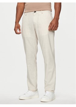 JOOP! Jeans Spodnie materiałowe Matthew 30042731 Beżowy Modern Fit ze sklepu MODIVO w kategorii Spodnie męskie - zdjęcie 183947575