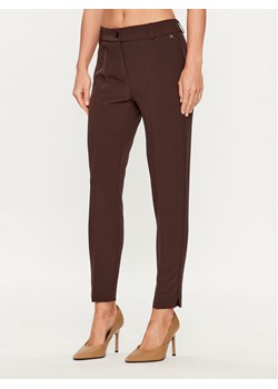 Maryley Spodnie materiałowe 23IB52Z/41CO Brązowy Regular Fit ze sklepu MODIVO w kategorii Spodnie damskie - zdjęcie 183947636