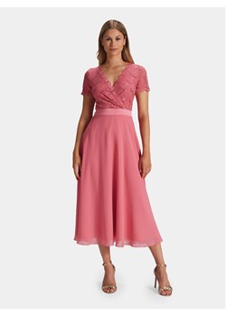 Swing Sukienka koktajlowa 5AG11100 Różowy Regular Fit ze sklepu MODIVO w kategorii Sukienki - zdjęcie 183947946