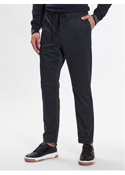 Boss Spodnie materiałowe Taber-Ds 50488915 Granatowy Tapered Fit ze sklepu MODIVO w kategorii Spodnie męskie - zdjęcie 183948046