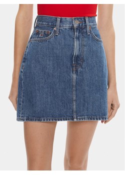 Tommy Jeans Spódnica jeansowa DW0DW17667 Niebieski Mom Fit ze sklepu MODIVO w kategorii Spódnice - zdjęcie 183948326