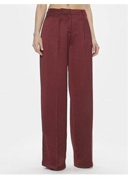Hugo Spodnie materiałowe Haroti-1 50498428 Bordowy Regular Fit ze sklepu MODIVO w kategorii Spodnie damskie - zdjęcie 183948878