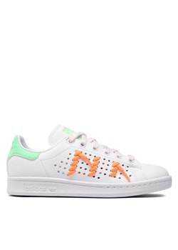 adidas Sneakersy Stan Smith W GX2047 Biały ze sklepu MODIVO w kategorii Buty sportowe damskie - zdjęcie 183948907
