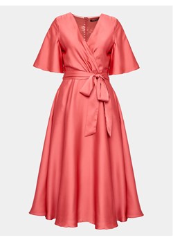 Swing Sukienka codzienna 5AF00900 Czerwony Relaxed Fit ze sklepu MODIVO w kategorii Sukienki - zdjęcie 183949057