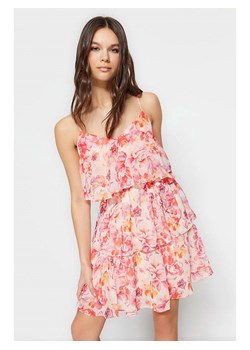 trendyol Sukienka w kolorze jasnoróżowym ze sklepu Limango Polska w kategorii Sukienki - zdjęcie 183968878