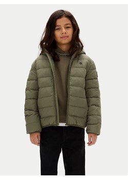 Calvin Klein Jeans Kurtka zimowa Inst Logo IB0IB02174 M Zielony Regular Fit ze sklepu MODIVO w kategorii Kurtki dziewczęce - zdjęcie 183985277