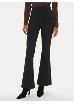 Gina Tricot Spodnie materiałowe 23986 Czarny Flare Fit ze sklepu MODIVO w kategorii Spodnie damskie - zdjęcie 183985306