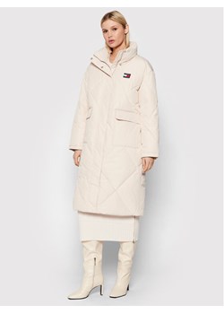 Tommy Jeans Kurtka zimowa Longline Fashion DW0DW11107 Beżowy Regular Fit ze sklepu MODIVO w kategorii Kurtki damskie - zdjęcie 183985377
