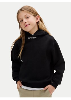Calvin Klein Jeans Bluza Embro Logo IB0IB02525 D Czarny Relaxed Fit ze sklepu MODIVO w kategorii Bluzy dziewczęce - zdjęcie 183985496