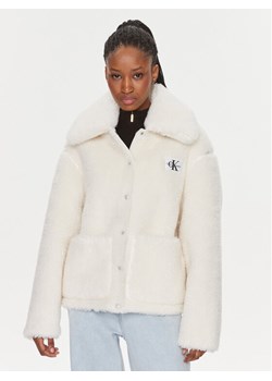 Calvin Klein Jeans Kurtka przejściowa J20J221893 Écru Relaxed Fit ze sklepu MODIVO w kategorii Kurtki damskie - zdjęcie 183985687