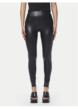 Pieces Legginsy Shiny 17118562 Czarny Slim Fit ze sklepu MODIVO w kategorii Spodnie damskie - zdjęcie 183985778